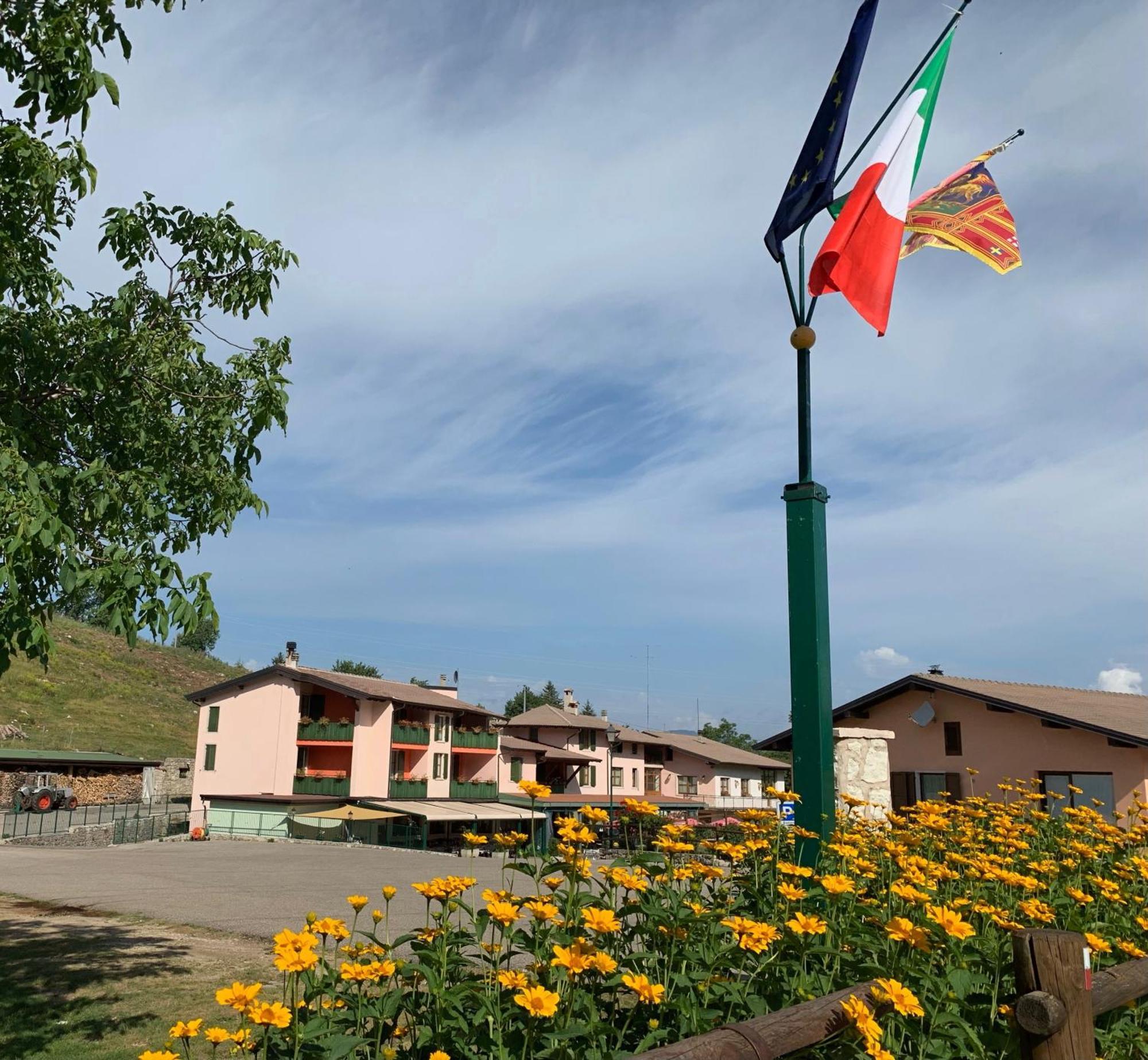 Hotel Edelweiss San Zeno di Montagna Extérieur photo